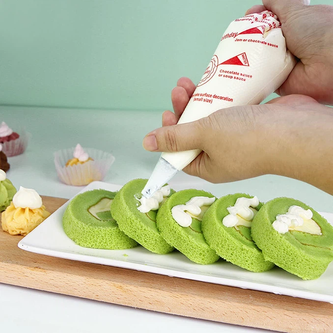 Make a Butter Cake Decorating Bag Make a Butter Cake Decorating Bag